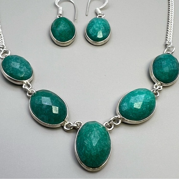 New Faceted Enhanced Emerald Stone Necklace w Earrings Set 18” - Picture 6 of 7